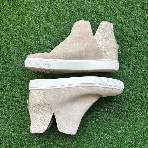 Steve Madden Women’s Leather Rubber Sole Booties Shoes Cream Size 9.5 - Picture 2 of 8